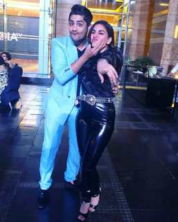 Shraddha Arya feet photo thumbnail