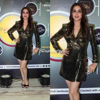 Shraddha Arya feet photo thumbnail