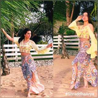 Shraddha Arya feet photo thumbnail