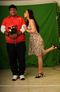 Shraddha Arya feet photo thumbnail