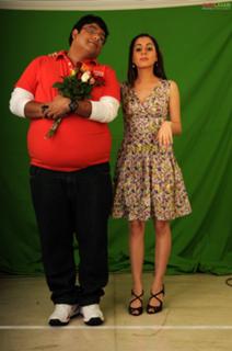 Shraddha Arya feet photo thumbnail