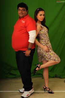 Shraddha Arya feet photo thumbnail