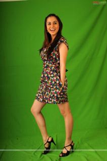 Shraddha Arya feet photo thumbnail