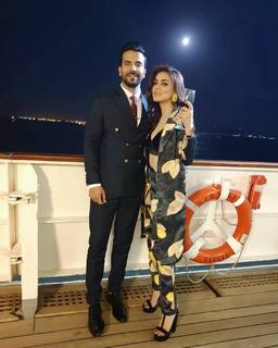 Shraddha Arya feet photo thumbnail