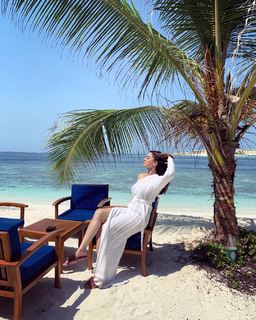 Shraddha Arya feet photo thumbnail