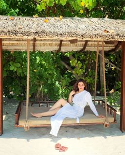 Shraddha Arya feet photo thumbnail