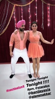 Shraddha Arya feet photo thumbnail