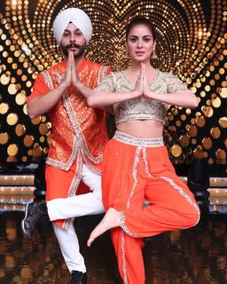 Shraddha Arya feet photo thumbnail