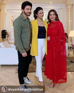 Shraddha Arya feet photo thumbnail