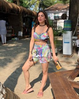 Shraddha Arya feet photo thumbnail