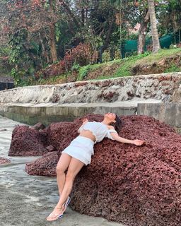 Shraddha Arya feet photo thumbnail