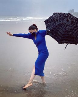 Shraddha Arya feet photo thumbnail