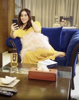 Shraddha Arya feet photo thumbnail