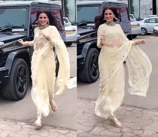 Shraddha Arya feet photo thumbnail