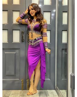 Shraddha Arya feet photo thumbnail