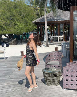 Shraddha Arya feet photo thumbnail