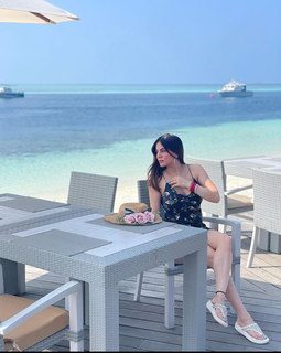 Shraddha Arya feet photo thumbnail