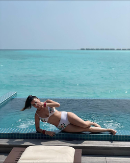 Shraddha Arya feet photo thumbnail