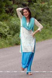 Shraddha Arya feet photo thumbnail