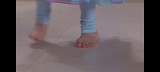 Shraddha Arya feet photo thumbnail