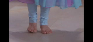 Shraddha Arya feet photo thumbnail