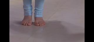 Shraddha Arya feet photo thumbnail