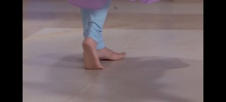 Shraddha Arya feet photo thumbnail