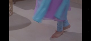 Shraddha Arya feet photo thumbnail