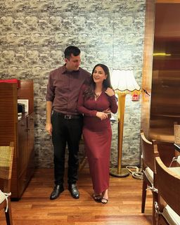 Shraddha Arya feet photo thumbnail