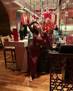 Shraddha Arya feet photo thumbnail