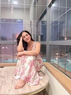 Shraddha Arya feet photo 3