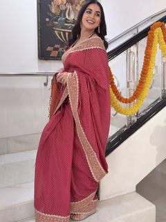 Shraddha Arya feet photo 1