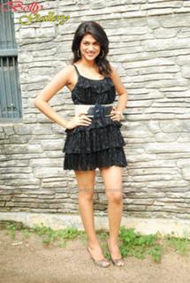 Shraddha Das feet photo thumbnail