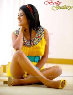 Shraddha Das feet photo thumbnail