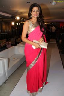 Shraddha Das feet photo thumbnail