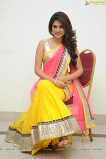 Shraddha Das feet photo thumbnail