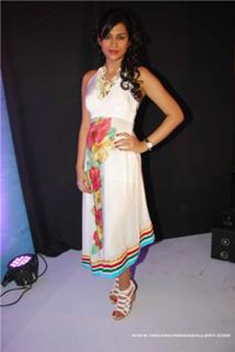 Shraddha Das feet photo thumbnail