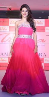 Shraddha Das feet photo thumbnail