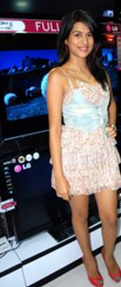 Shraddha Das feet photo thumbnail