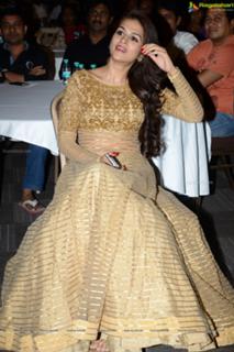 Shraddha Das feet photo thumbnail