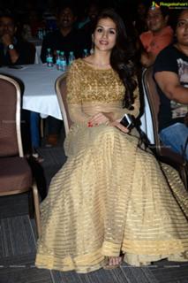 Shraddha Das feet photo thumbnail