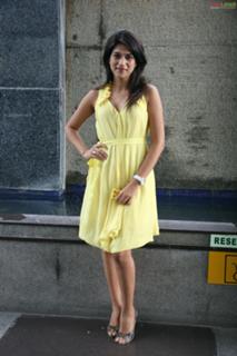 Shraddha Das feet photo thumbnail