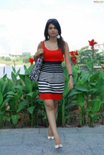 Shraddha Das feet photo thumbnail