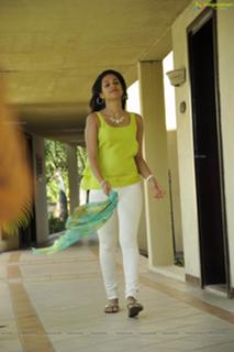 Shraddha Das feet photo thumbnail