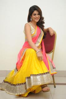 Shraddha Das feet photo thumbnail