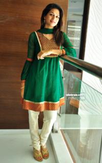 Shraddha Das feet photo thumbnail