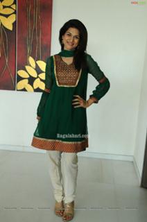 Shraddha Das feet photo thumbnail