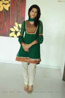 Shraddha Das feet photo thumbnail