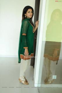 Shraddha Das feet photo thumbnail