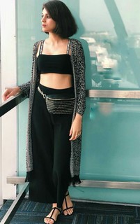 Shraddha Das feet photo thumbnail